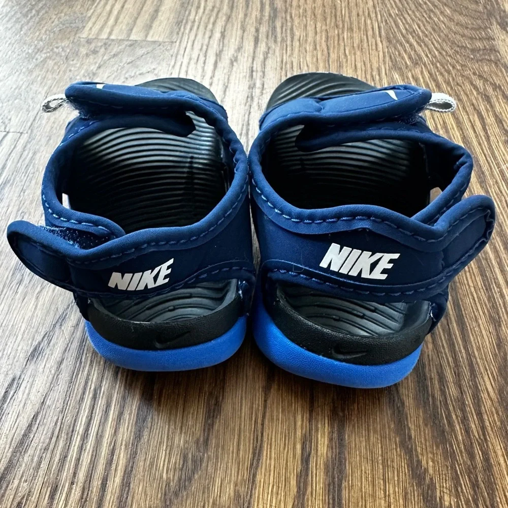Nike Navy Blue Toddler Sandals, size 6
